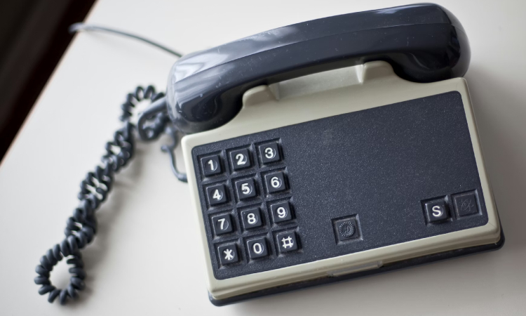 Prefijo telefónico 43